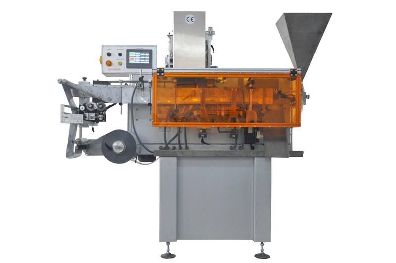 Máy đóng gói khăn ướt tự động