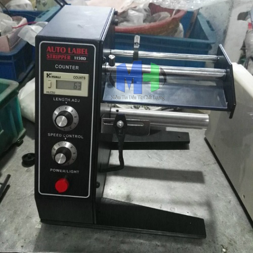 Máy tách tem nhãn tự động