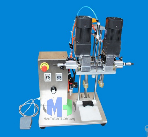 Máy xoáy nắp chai