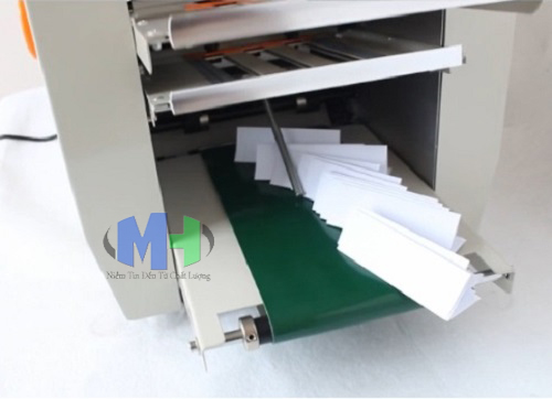 Máy gấp toa thuốc ZE-9B/4