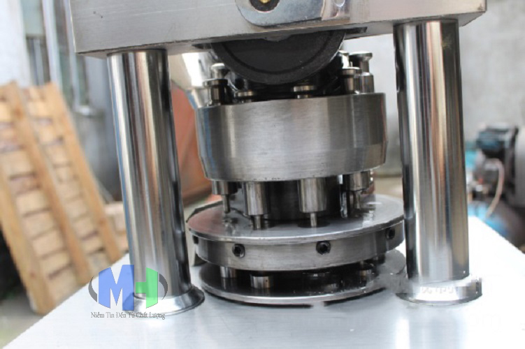 Máy dập viên thuốc 11 chày