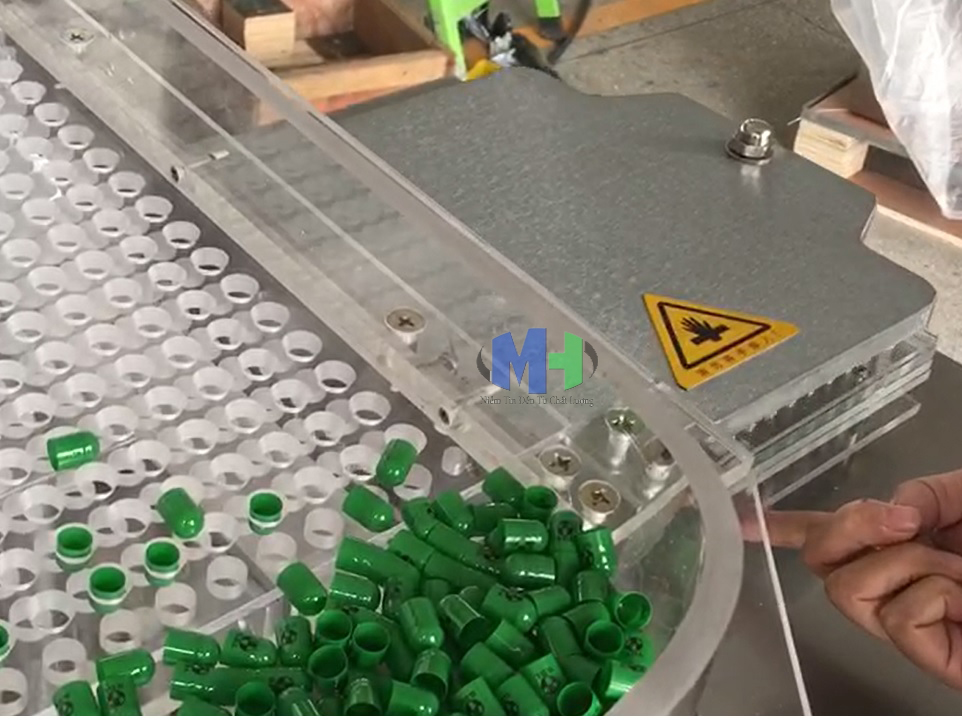 Máy làm viên con nhộng thủ công