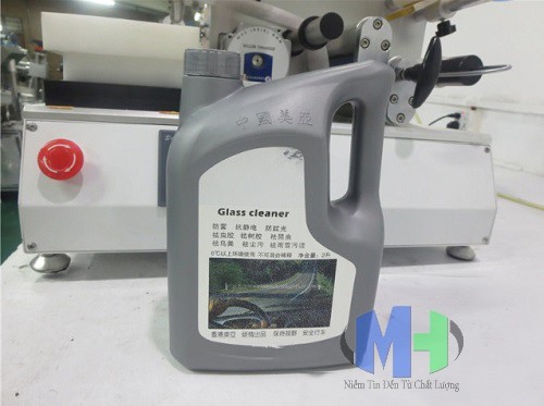 Máy dán nhãn chai vuông bán tự động