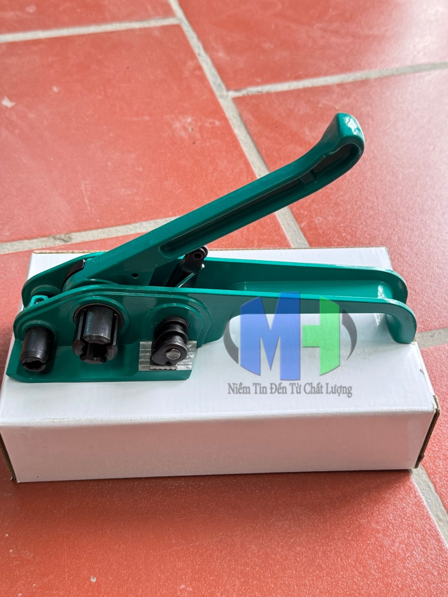 Dụng cụ siết dây đai Composite