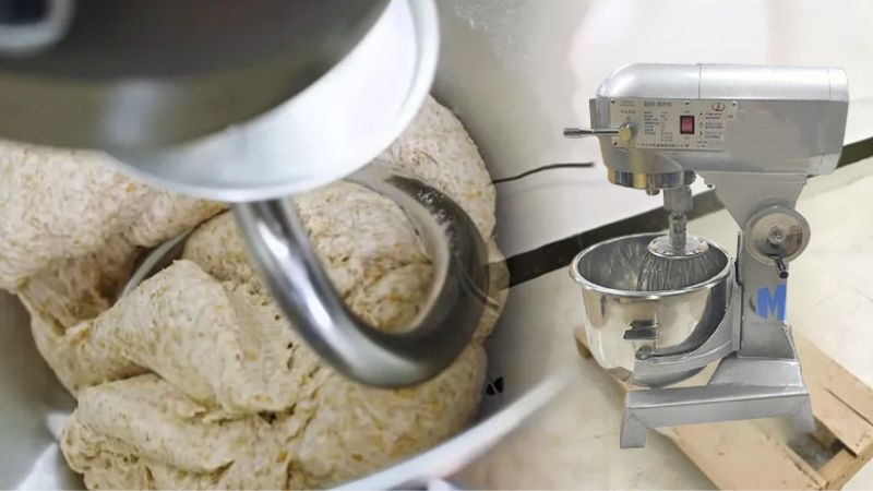 5. Bột bị văng ra ngoài khi đang trộn